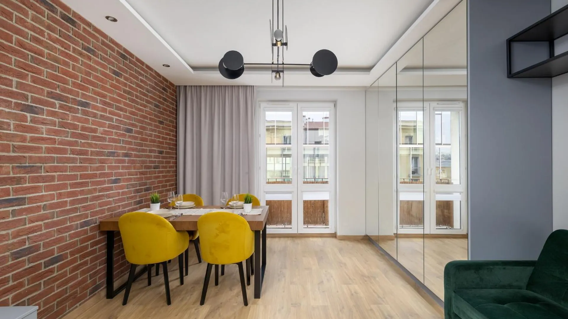 Cichy Apartament W Centrum Warszawy Koszyki Warsaw Poland